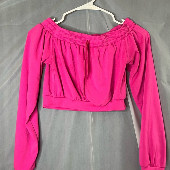 Pretty in Pink: Women’s Stretchy 2-Piece Crop Top and Pants Set (Size Medium) - Picture 2 of 9